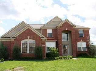6200 Sapphire Ct, Grand Blanc, MI 48439