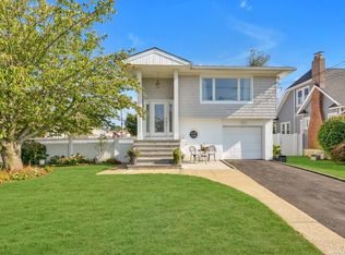 1818 Gregory Ave, Merrick, NY 11566