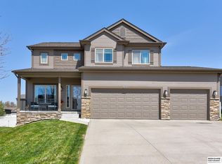 18810 Willow St, Omaha, NE 68136