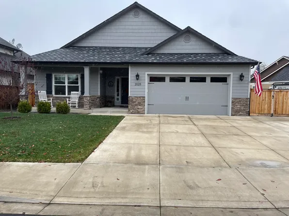 2025 Rabun Way, Central Pt, OR 97502