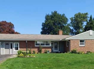 7529 Fairview Dr, Lockport, NY 14094