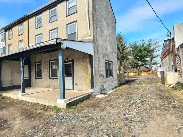 2005 W Main St, Norristown, PA 19403