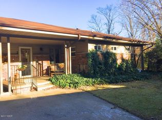 2 S New Thompson Lake Rd, Carbondale, IL 62901