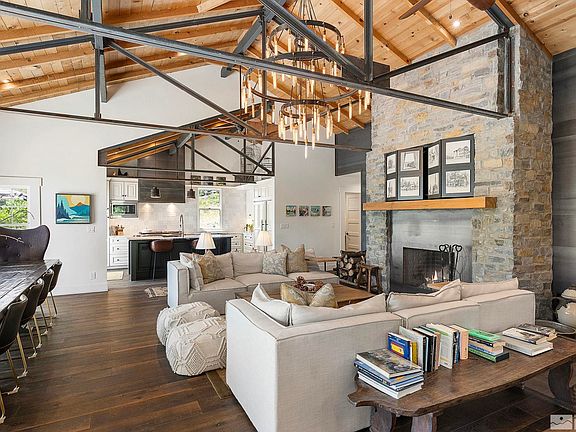5th image of 256 Sierra Country Cir