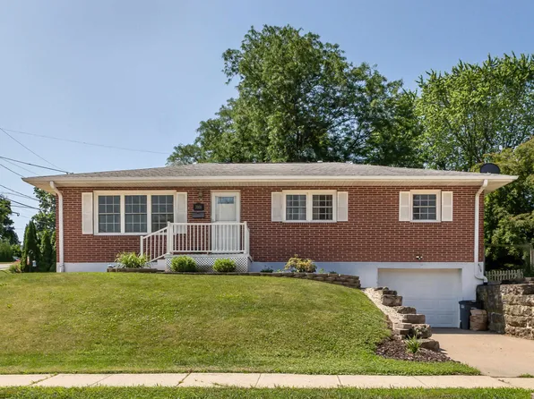 3006 Westmore Dr, Dubuque, IA 52001