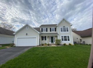 932 Manchester St, Cary, IL 60013