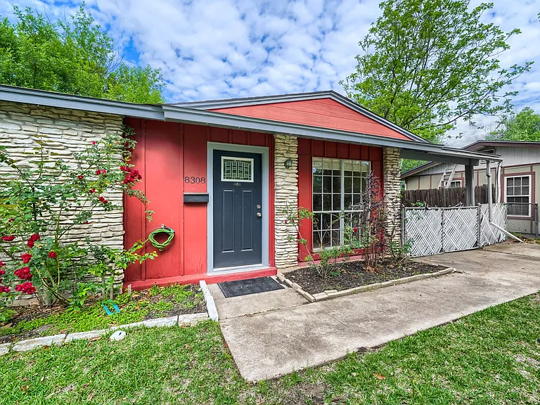 8308 Hathaway Dr — Photo 16