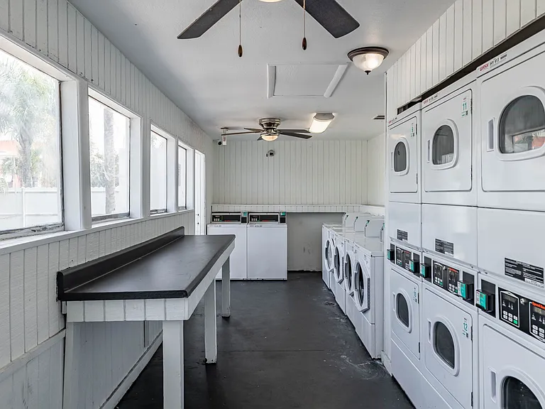 Spinnaker Landing Apartments — Photo 9