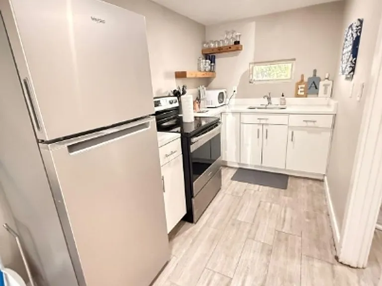 1151-1159 NE 18th St #1-5 — Photo 1