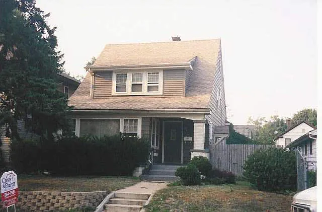 413 E Altgeld St photo 1