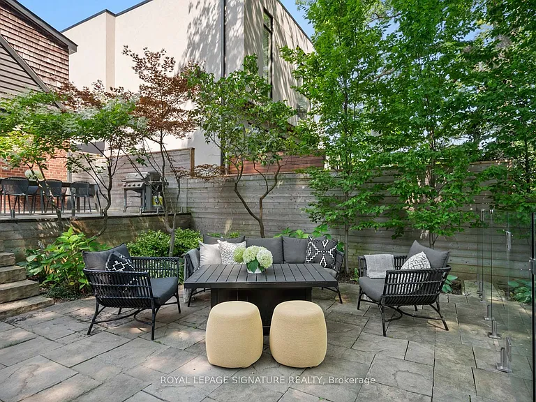74 Fallingbrook Dr — Photo 36