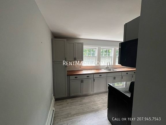 2nd image of 454 S Main St APT B