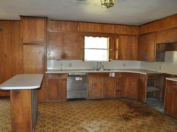 Kitchen with island snack bar