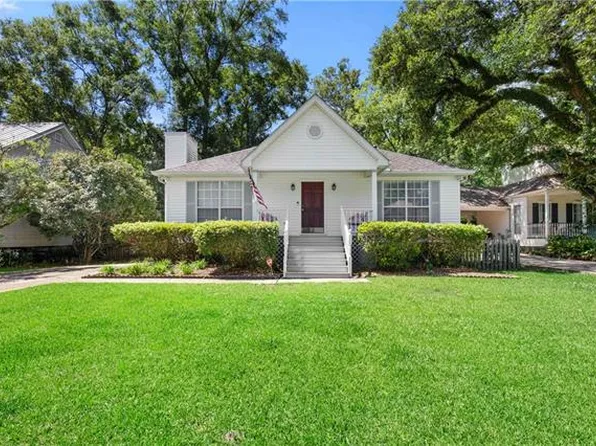 102 Woods Dr, Madisonville, LA 70447
