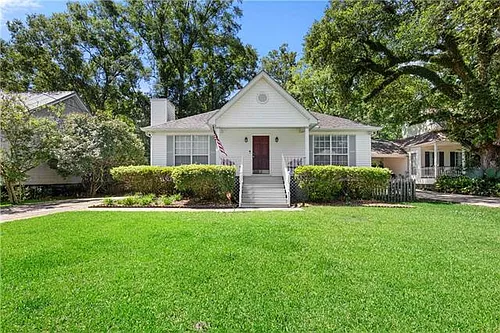 102 Woods Dr Photo 1