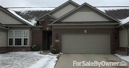 Condo Front
						:
						Middle Unit of 3