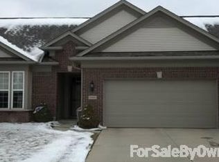 24309 Sand Lake Ln, Brownstown, MI 48134