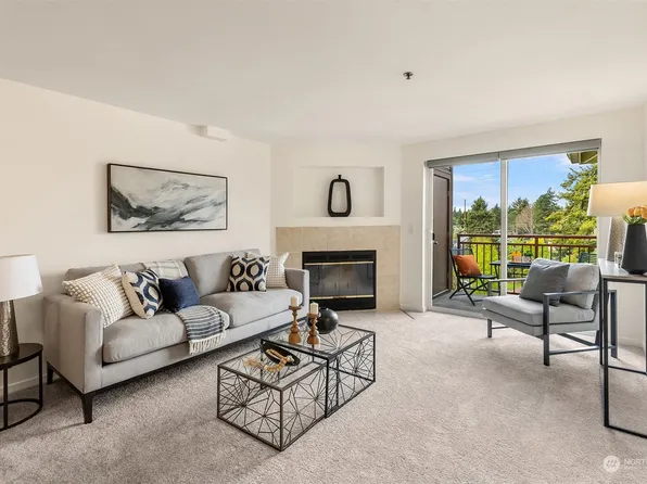 8745 Greenwood Avenue N #302, Seattle, WA 98103
