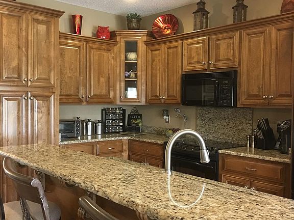 Beautiful Kitchen - with Granite