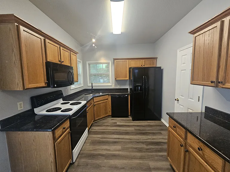 3480 Continental Dr — Photo 3