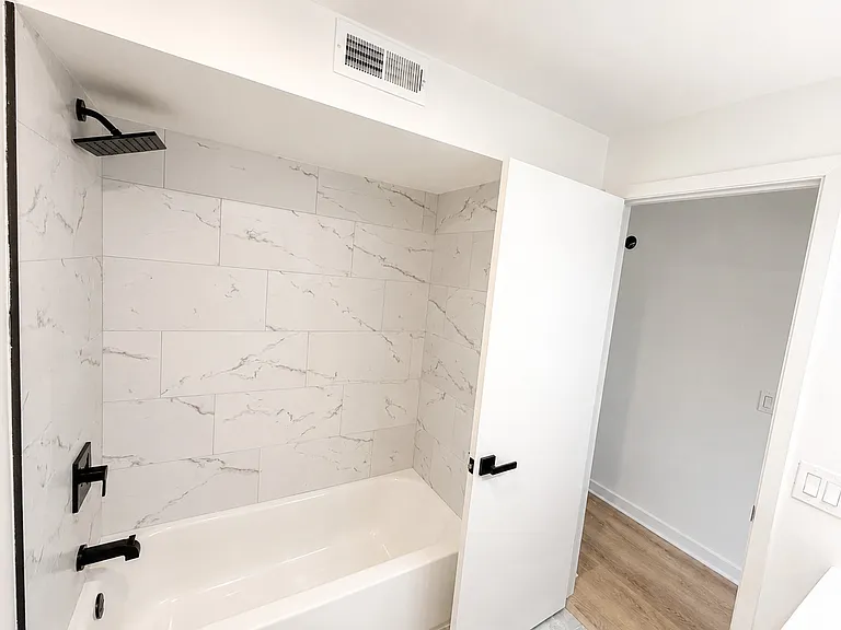 5819 W Higgins Ave #2D — Photo 19