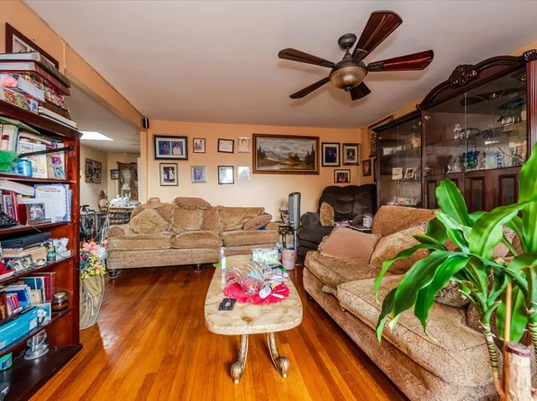 1405 East 233rd Street image 5 of 31