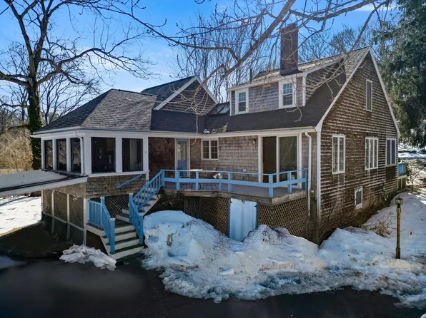 136 Leonard St, Gloucester, MA 01930