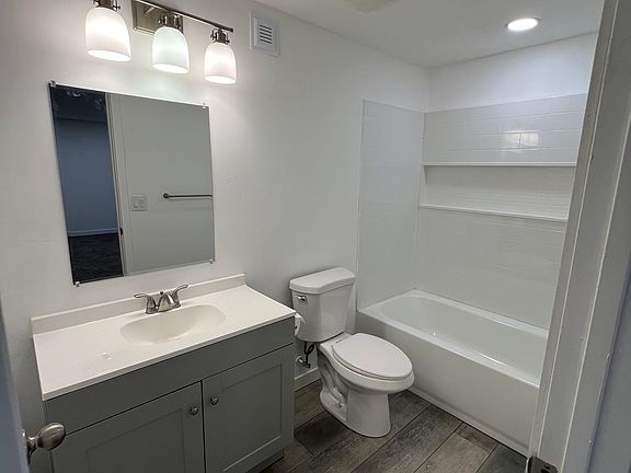 Room 2's private bathroom