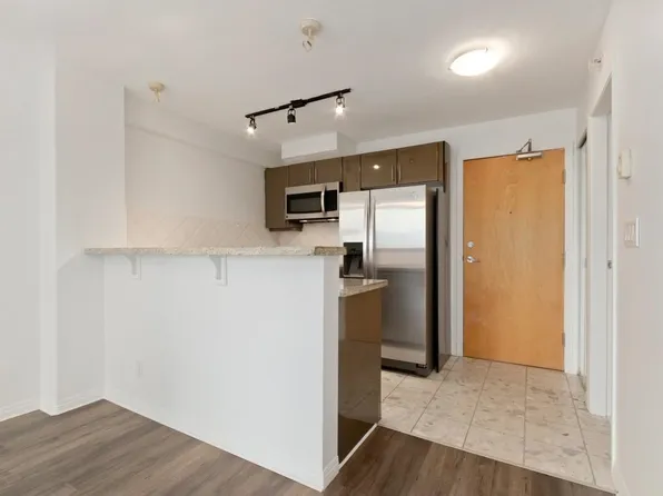 1328 W Pender St #1703, Vancouver, BC V6E 4S9