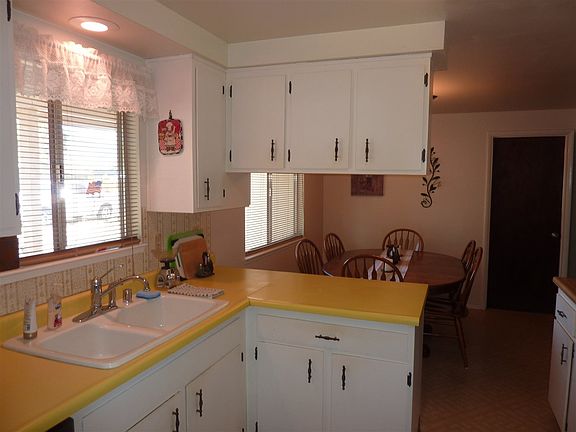 3rd image of 1330 Marlette Cir