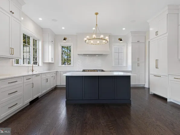 308 Old Kingfisher Ln, Malvern, PA 19355