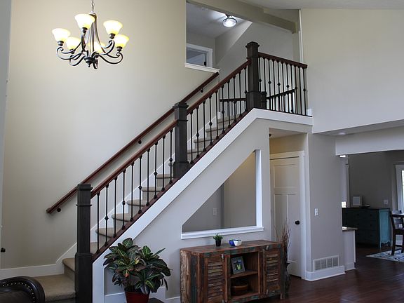 4th image of 2864 Big Timber Dr NE