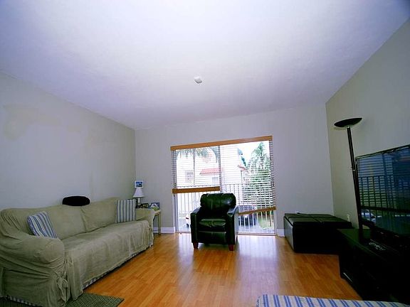 3rd image of 390 NW 86th Pl APT 1