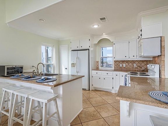 3rd image of 17629 Termini San Luis Pass Rd