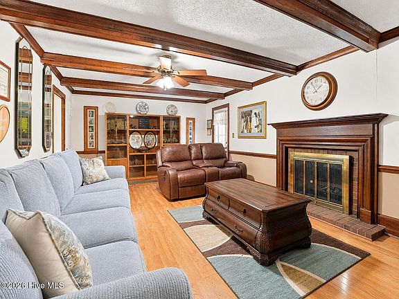 4th image of 105 Brentwood Drive N