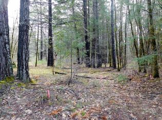 878 Fernwood Dr, Cave Junction, OR 97523