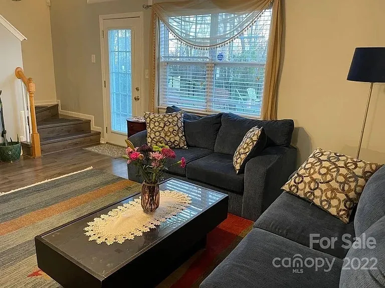8427 Meadowcreek Village Dr — Photo 11