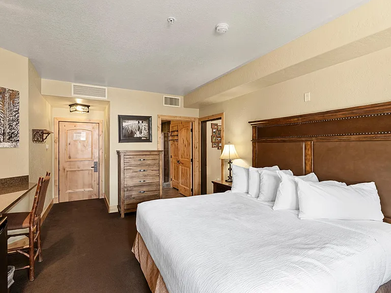 Primary Bedroom with 1 King Bed
