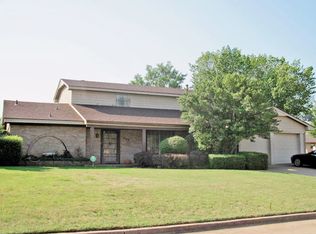 7312 N Hammond Ave, Warr Acres, OK 73132