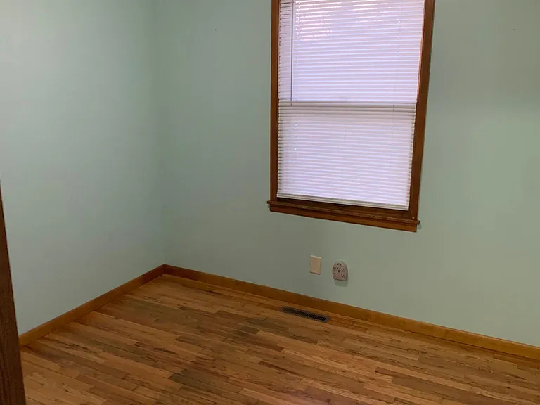 7501 S 76th Ave — Photo 15