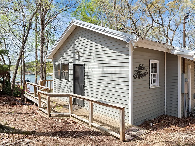 117 Woods Ln — Photo 16