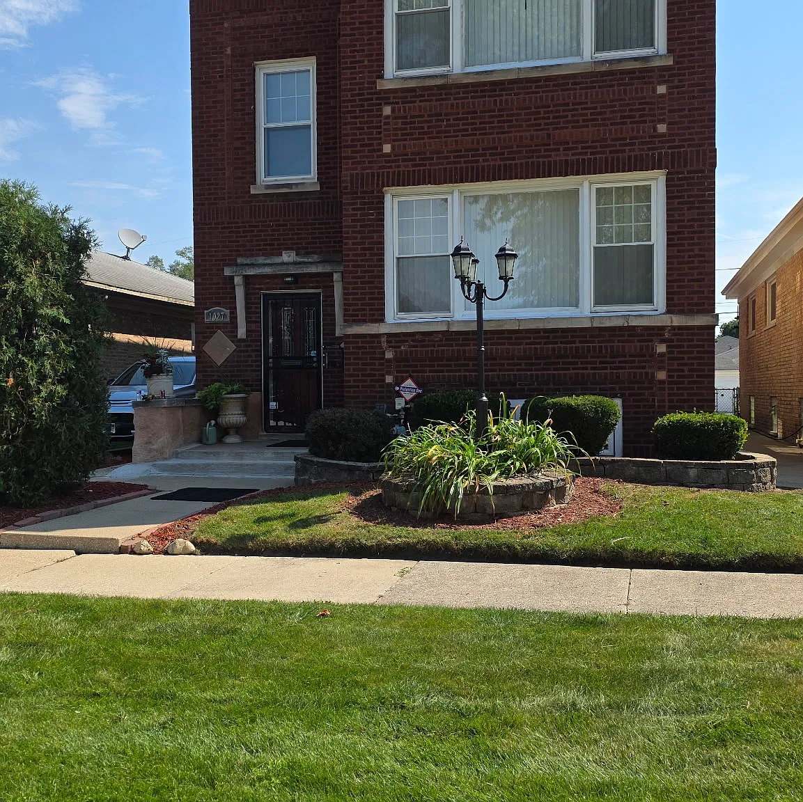 2 bed, 1200 sqft, $2,200 — Photo 1