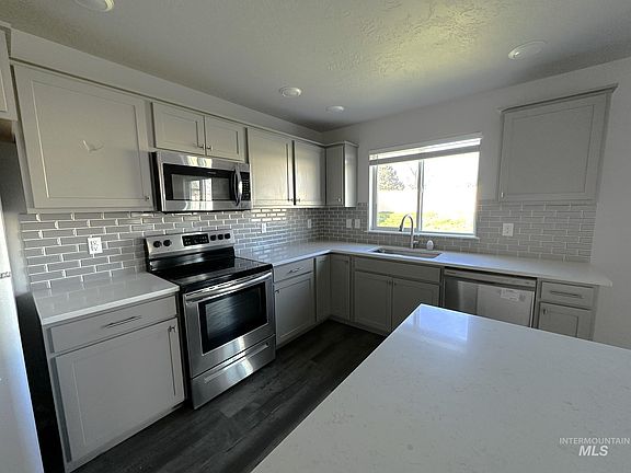 5th image of 17581 N Onaway Ave