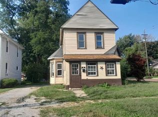 801 W 48th St, Ashtabula, OH