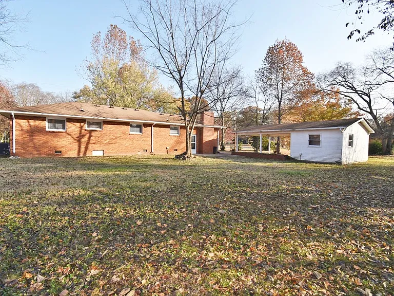 907 Dogwood Dr — Photo 18