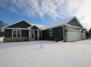 N8351 Beachview Dr, Fond Du Lac, WI 54937