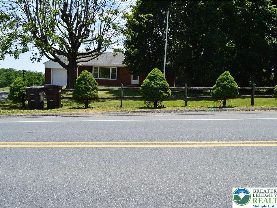 1st image of 1819 Blue Barn Rd