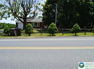 1819 Blue Barn Rd, Orefield, PA 18069