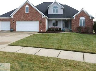 7416 Adare Cir, Grand Ledge, MI 48837