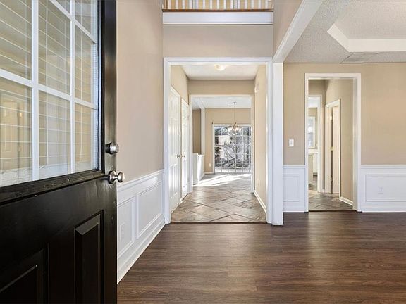4th image of 607 Wallnut Hall Trl